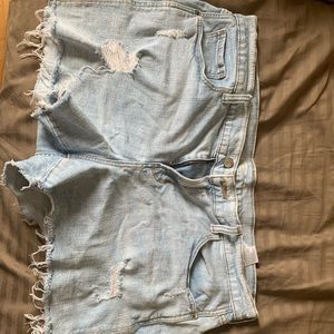 Old navy distressed boyfriend jean shorts